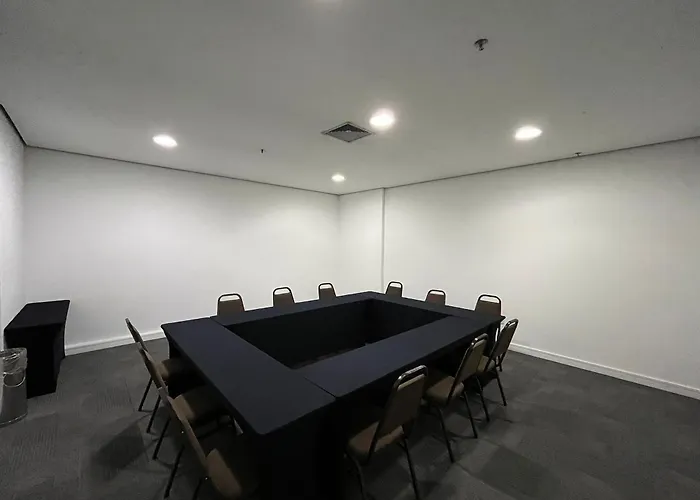 Flat Hotel Slaviero Gru 2 Quartos Ate 6P | Delfhy