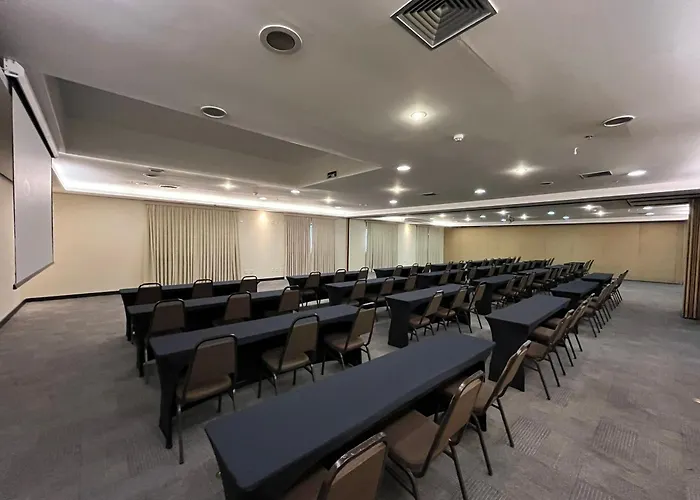 Flat Hotel Slaviero Gru 2 Quartos Ate 6P | Delfhy