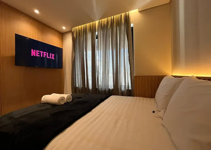 Flat Hotel Slaviero Gru 2 Quartos Ate 6P | Delfhy