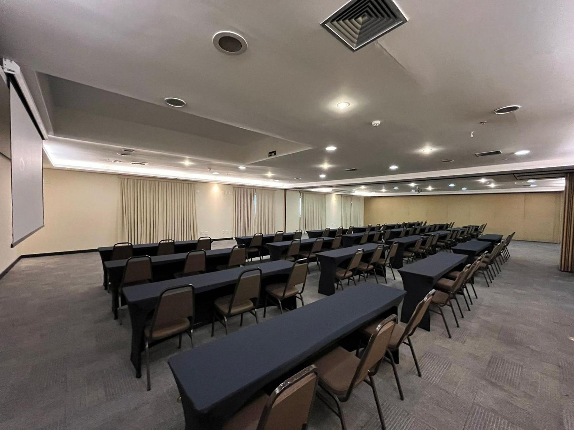 Apartamento Flat Slaviero Gru 2 Quartos Ate 6p | Delfhy *